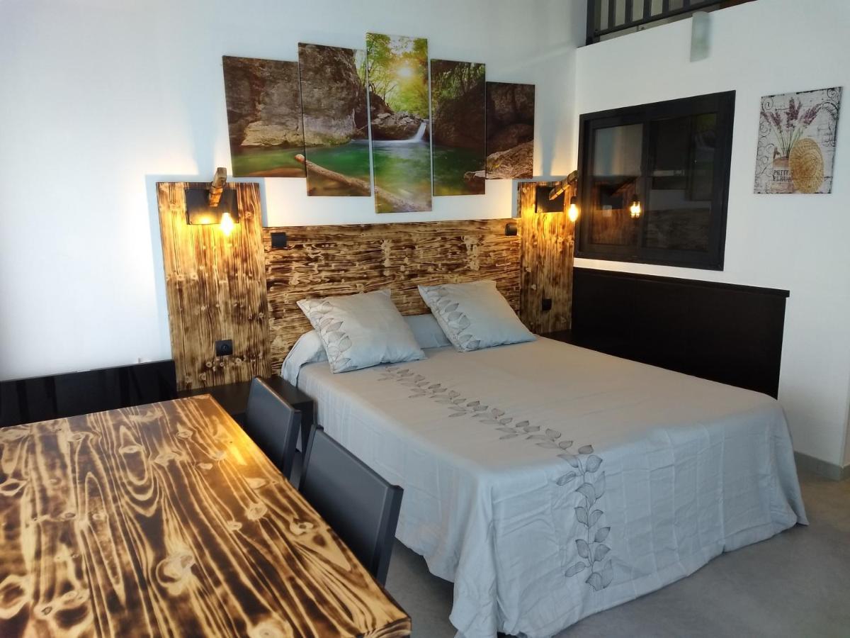 Les Terrasses De Valensole Bed and Breakfast Εξωτερικό φωτογραφία