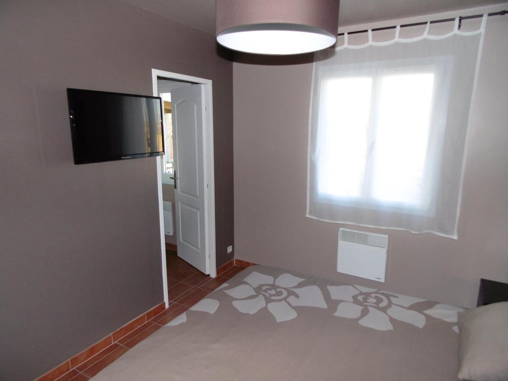 Les Terrasses De Valensole Bed and Breakfast Δωμάτιο φωτογραφία